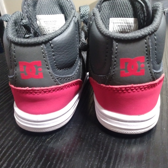 Boys tennis shoes - Picture 2 of 7